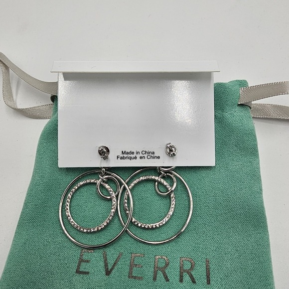Everri Mary Open Circle Drop Hoop Earring‎ - Picture 2 of 3